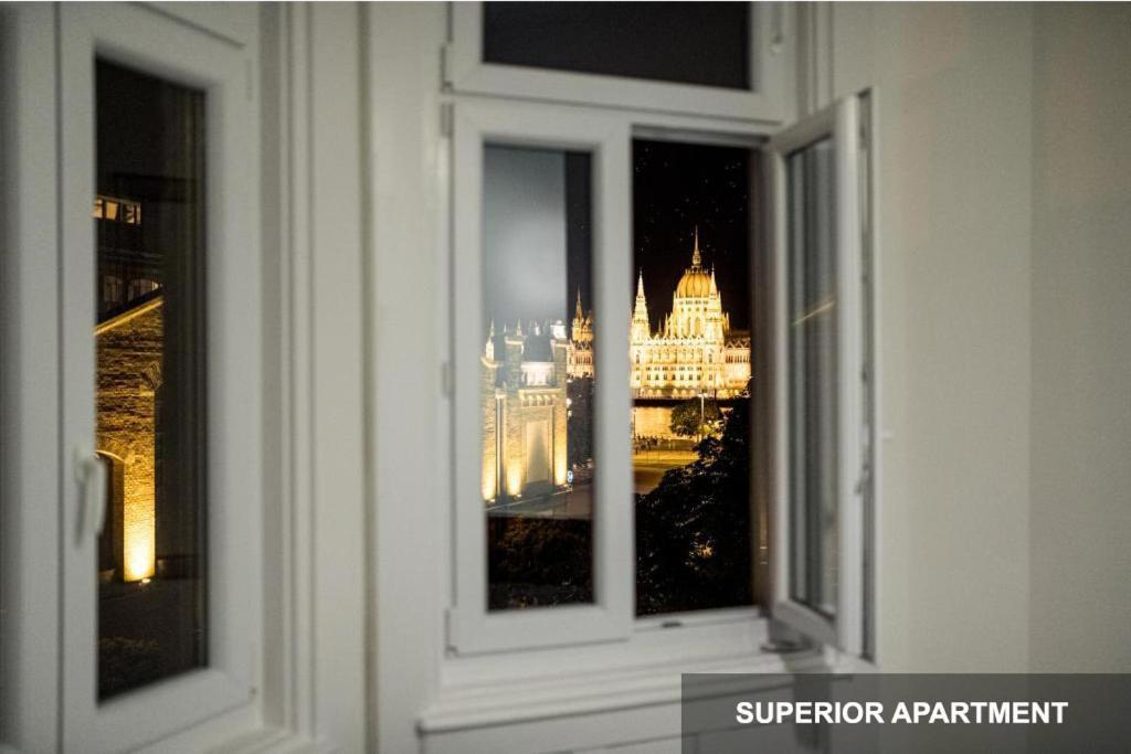 Bpr Agathe Elegant Suite With Parliament View Budapest Kültér fotó