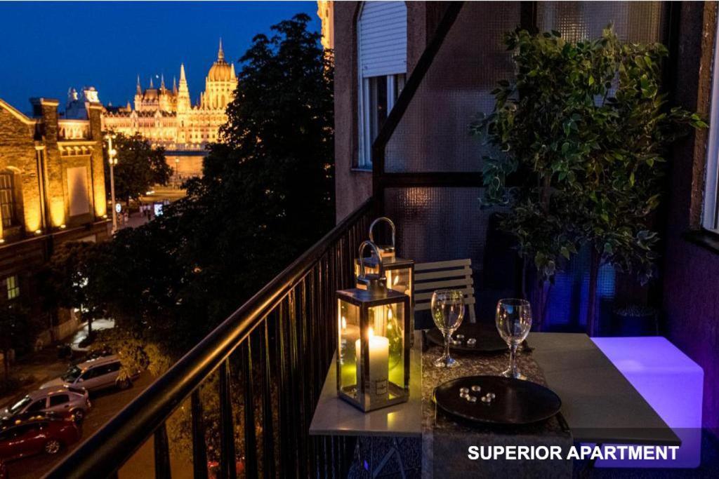 Bpr Agathe Elegant Suite With Parliament View Budapest Kültér fotó